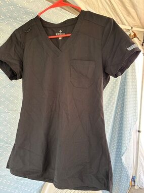 Med Couture Black V-Neck Short Sleeve Scrub Top with Chest Pocket and pants